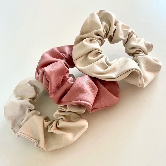 Set of 3 Faux Leather Pink & Off White Scrunchies, NWT. Pleather, On-Trend - Picture 1 of 7